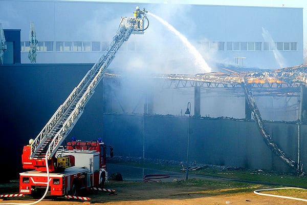 Großbrand zerstört Olympiastützpunkt. Foto: Cornelius Kettler