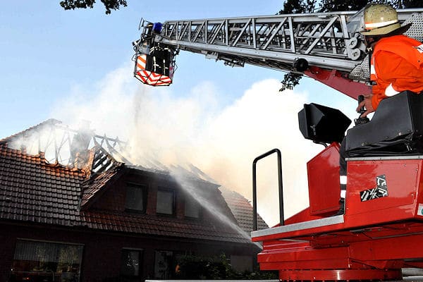 Dachgeschoss ausgebrannt. Foto: Lindwehr