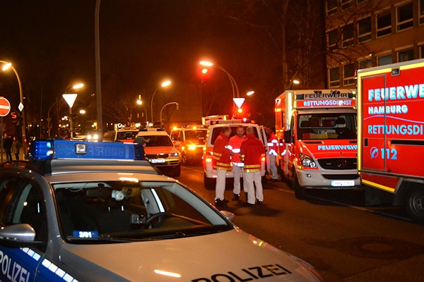 Feuer in Hamburg: Bei einem Brand sterben am Mittwochabend drei Menschen. Foto: Lars Ebner Feuer in Hamburg: Bei einem Brand sterben am Mittwochabend drei Menschen. Foto: Lars Ebner