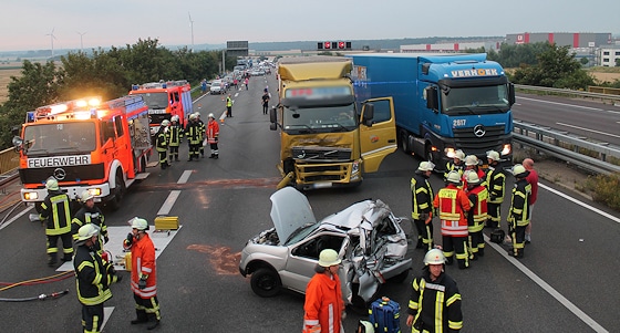 Unfall auf der A 2 bei Wunstorf. Foto: Feuerwehr