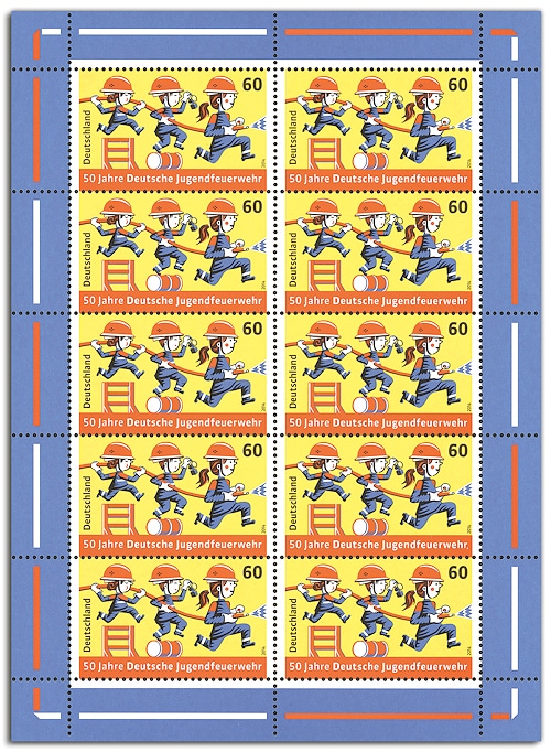 Die Briefmarke der Jugendfeuerwehr ist als Zehner-Bogen erhältich. Foto: Deutsche Post AG