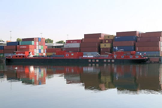 Die Mobile Übungsanlage zur Gefahrenabwehr auf Binnenwasserstraßen (MÜB) im Hafen von Mannheim. Foto: Matthias Wolf