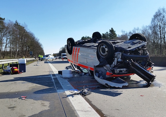 Unfall auf der A 27: ein Organspendeteam ist verunglückt. Foto: photoka.de