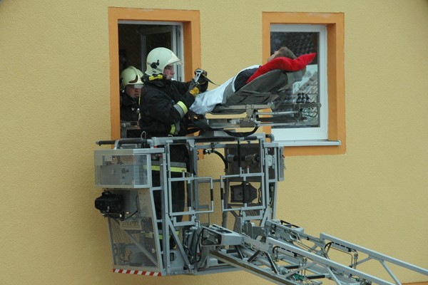 DLK_Drehleiter_Rettung_Patient_Patientenrettung_Einsatz_Feuerwehr_Tipps_IV