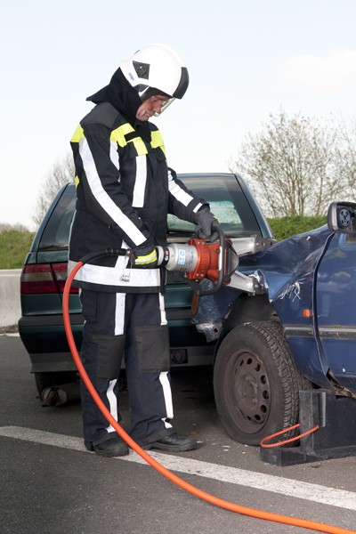 Rettungsspreizer_Feuerwehr_Ausbildung_Technik_Schere_Spreizer_Verkehrsunfall_Technische Hilfeleistung_III
