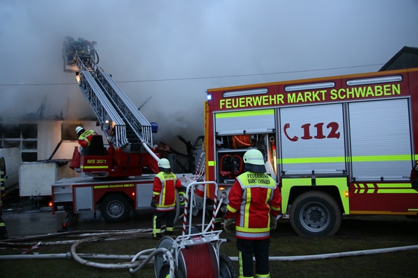 Feuerwehr_Einsatz_Lagerhalle_Brand_II