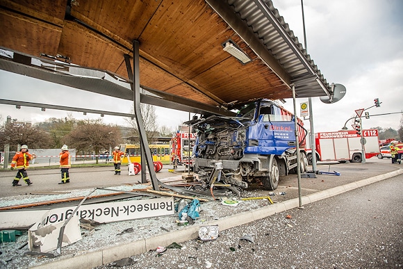 Schwerer Unfall mit Lkw in Remseck. Foto: 7aktuell.de/Schmalz