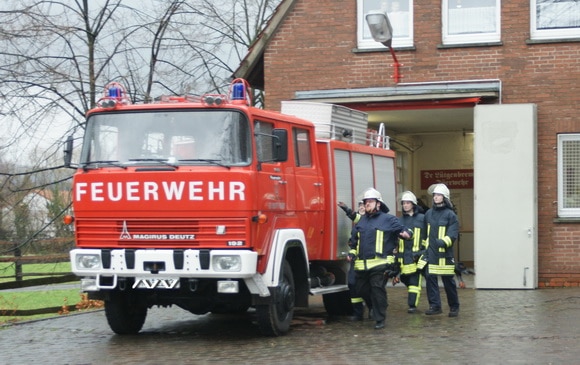 Im Landkreis Aichach-Friedberg (BY) bekommen immer mehr kleinere Feuerwehren tagsüber nicht mehr genügen Kräfte zusammen. Symbolfoto: Hegemann