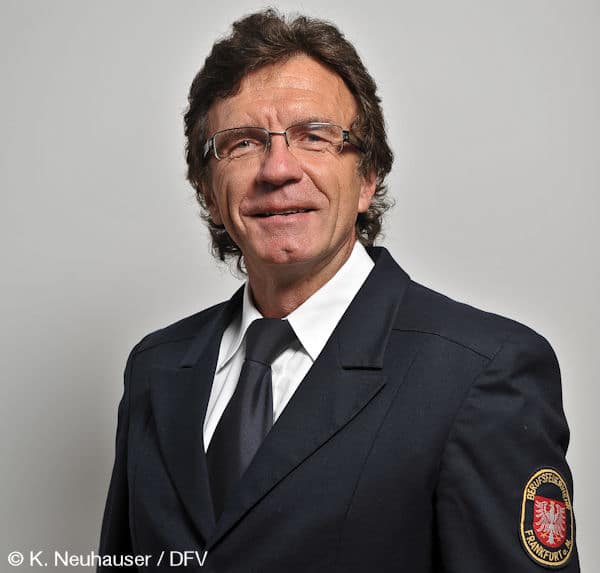 Der Prsidialrat des DFV tagt in der Vertretung des Freistaats Thringen in Berlin Der Prsidialrat des DFV tagt in der Vertretung des Freistaats Thringen in Berlin Prof. Reinhard Ries