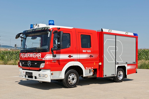 Eines der beiden Testfahrzeug ist dieser Mercedes Atego 822. Foto: Rosenbauer