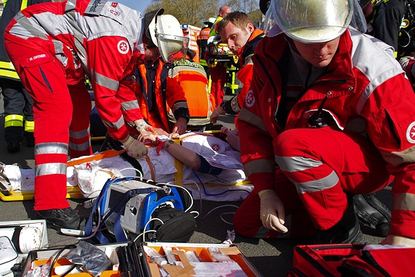 Rettungsfachkräfte bei einer Übung in Frankfurt/Main. Foto: wiesbaden112.de/Ehresmann