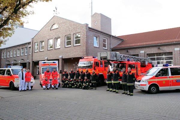 An dieser Feuer- und Rettungswache in Hamburg-Barmbek sollen nach bisherigen Überlegungen auch die Höhenretter stationiert werden. Das sorgt bei Mitgliedern der Spezialeinheit für Unmut. Foto: Timo Jann