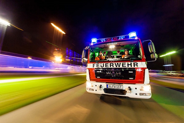 Ein Ergebnis des aufwändigen Fotoshootings: Das Foto suggeriert eine rasante Einsatzfahrt. Foto: News5