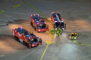 Flughafenfeuerwehr Hannover: FLF auf dem Vorfeld. Foto: Hannover Airport / Reinecke