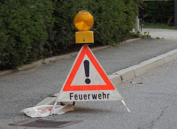 Achtung, Feuerwehr! Nicht jeden Spruch möchten Feuerwehrleute an der Einsatzstelle hören... Symbolfoto: Hegemann