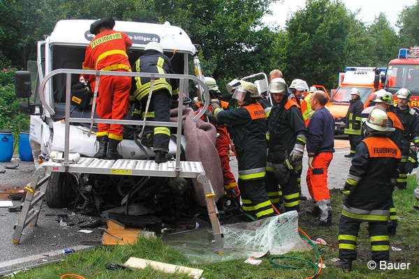 Feuerwehr_Rettungsplattform_Einsatz_Beschaffung_Tipps