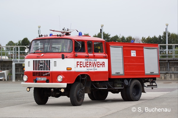 Mit diesem W 50 der Feuerwehr Seehausen sind momentan die Kräfte der Feuerwehr Dreileben im Einsatz. Foto: S. Buchenau