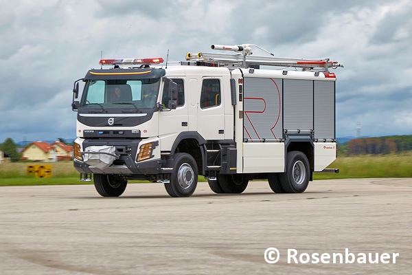 Die neue Fahrzeugbaureihe ET (Efficient Technology) von Rosenbauer, hier auf einem Volvo-Fahrgestell aufgebaut, soll europäische Feuerwehrtechnik in internationale Märkte bringen. Foto: Rosenbauer