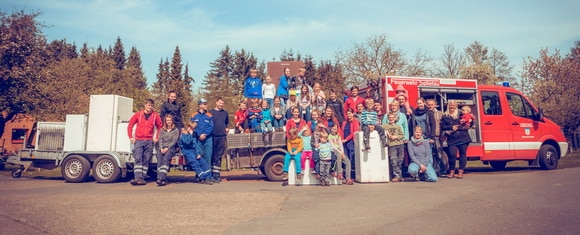 Impression der in sechs Bundesländern von Feuerwehren duchgeführten Sammelaktion. Insgesamt konnten dadurch 600 veralterte Kühlgeräte entsorgt werden. Foto: Rainer Büldt