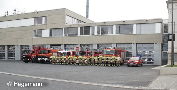 Antritt der Wachabteilung vor der neu errichteten Fahrzeughalle der Wache Albertstadt in Dresden. Foto: Hegemann 