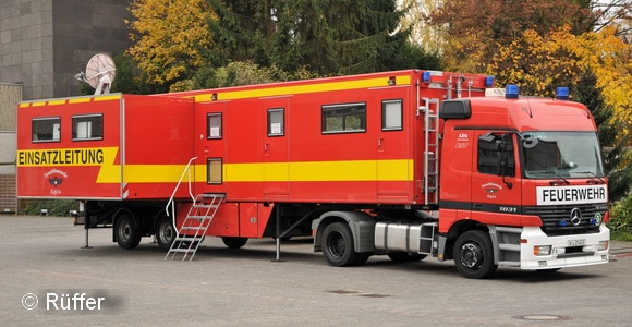 Erregt seit der Interschutz im Jahr 2000 extrem viel AUfsehen: der ELW 3 der BF Köln in Sattelzug-Ausführung. Foto: Rüffer