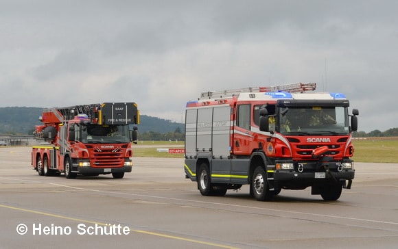 Auf Scania-Fahrgestellen sind die Dehleiter und das HLF aufgebaut. Die Aufbauten fertigte Rosenbauer. Foto: Heino Schütte