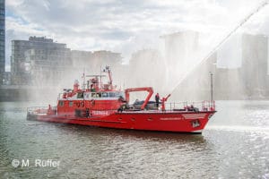 Feuerlöschboot 2 (FLB 2) Düsseldorf Feurwehr. Foto: M. Rüffer