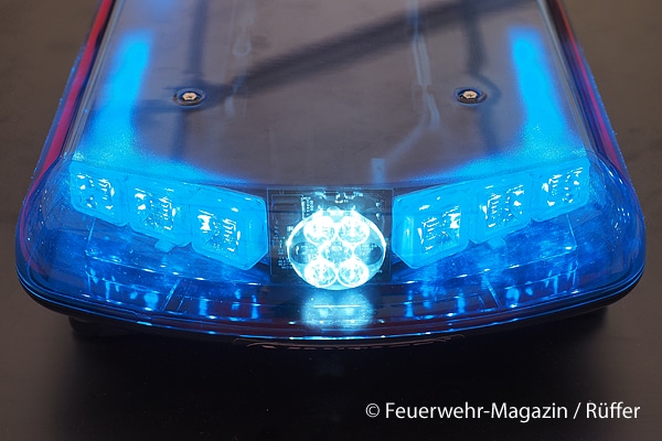 Blaulichtbalken mit LEDs als Hauptlicht und als Arbeitslicht (Alley Light). Foto: M. Rüffer