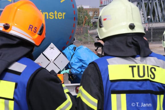 TUIS Beim Stichwort Gefahrgutunfall Immer H ufiger Gefordert tuis-beim-stichwort-gefahrgutunfall-immer-h-ufiger-gefordert