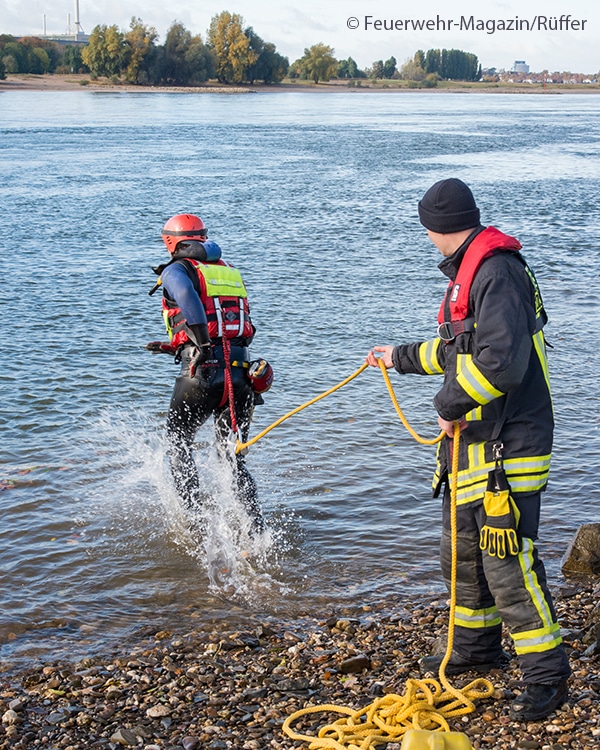 Wasserretter der Berufsfeuerwehr Düsseldorf