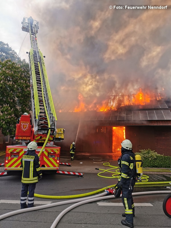 PV-Anlagen: harmlos oder brandgefährlich? <br> Sind PV-Anlagen bei Bränden  ein Risiko für die Feuerwehr?