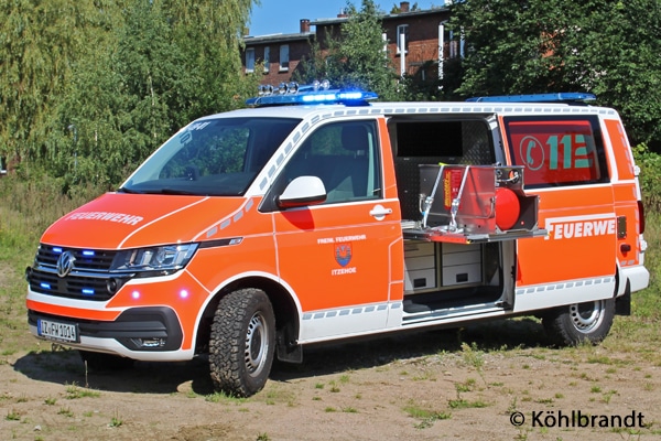 Gerätewagen-Sonder Logistik der FF Itzehoe mit Löschanlagen