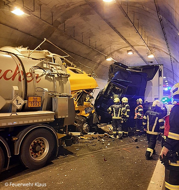 Verkehrsunfall Tunnel