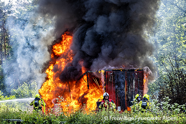 LKW in Flammen: A1 zwischen Mehring und Reinsfeld wieder frei