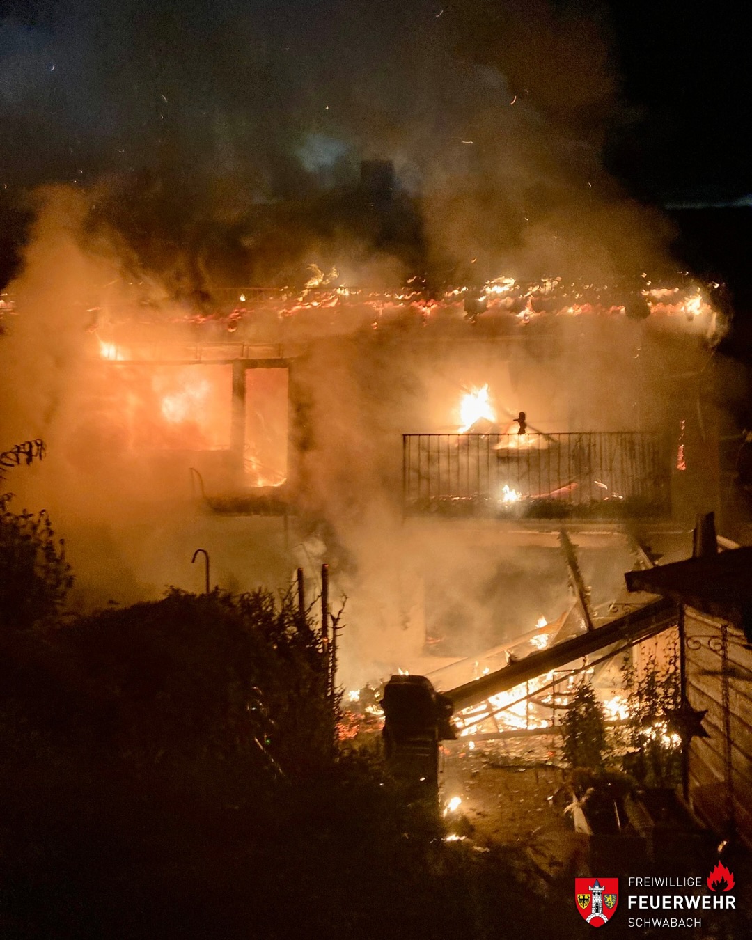 Reihenhäuser in Flammen