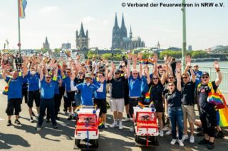 VdF NRW: Gruppenfoto vom Kölner Dom