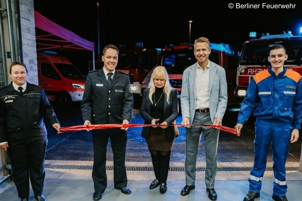 Durchschneiden des roten Bandes