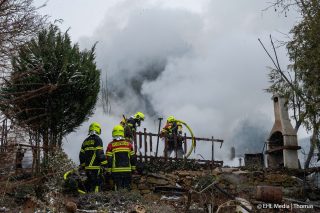 In Waldheim brennt eine Gartenlaube komplett nieder. Foto: EHL Media | Thomas