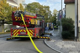 Drehleiter an Einsatzstelle