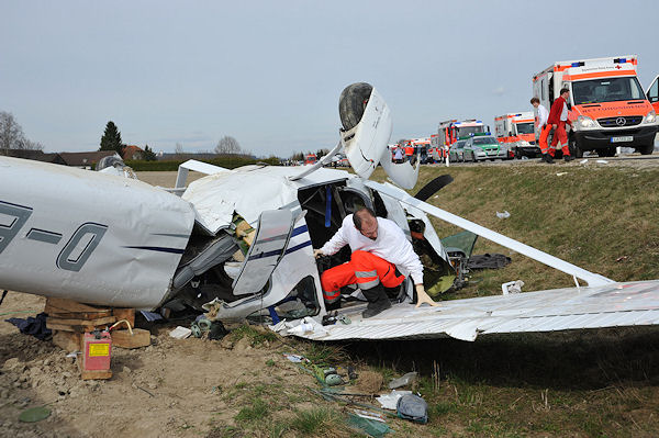 Flugzeugabsturz bei Landshut. Foto: fib/sobo Flugzeugabsturz bei Landshut. Foto: fib/sobo