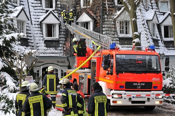 Feuer im Waldhotel Reinbek. Foto: SH-Presseservice / Timmann Feuer im Waldhotel Reinbek. Foto: SH-Presseservice / Timmann
