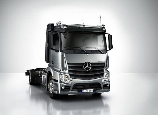 Mercedes Actros im neuen Design. Foto: Mercedes Mercedes Actros im neuen Design. Foto: Mercedes