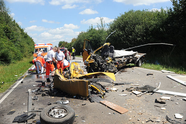 Tödlicher Unfall nahe des Flughafen München: zwei Lkw-Fahrer starben. Foto: Herkner Tödlicher Unfall nahe des Flughafen München: zwei Lkw-Fahrer starben. Foto: Herkner