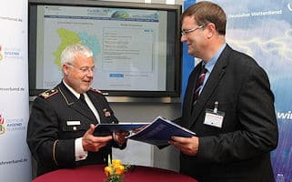 Vertragsunterzeichnung zwischen DFV und DWD. Foto: Heinz Werner Lamberz / Creativpicture