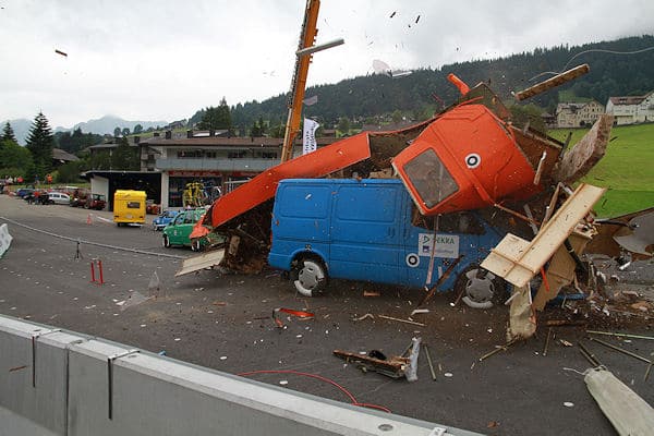 Crashtest der Dekra im schweizerischen Wildhaus: Hier drehte das Team der Unfallakte für den Beitrag am Sonntag. Foto: VOX