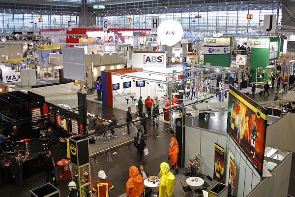 Fast 1.600 Aussteller werden bei der "A + A" im Jahr 2011 erwartet. Foto: Rene Tillmann/Messe Düsseldorf