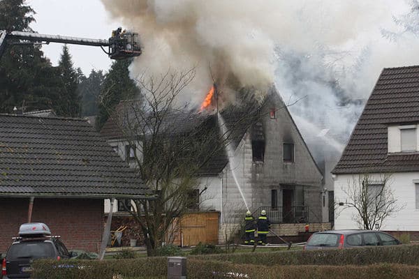 Brand in Aachen: Drei Kinder sterben bei diesem Feuer in einem Wohnhaus an der Lütticherstraße. Foto: Ralf Roeger