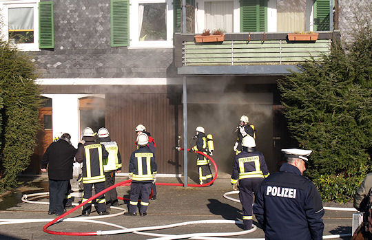 Feuer in Freudenberg: Der Brand war offenbar durch einen Heizlüfter verursacht worden, der ein Rohr auftauen sollte. Foto: Henning Prill