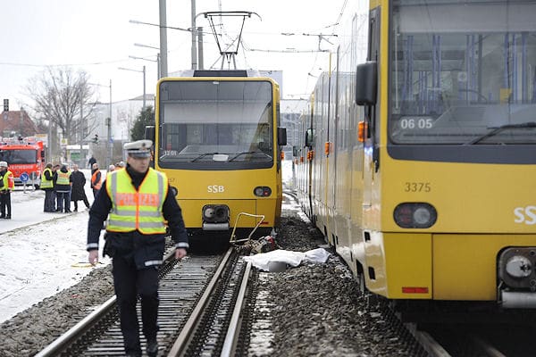 Unfall mit einer Stadtbahn in Stuttgart: zwei Arbeiter kamen bei dem Unglück ums Leben. Foto: 7aktuell.de/Eyb