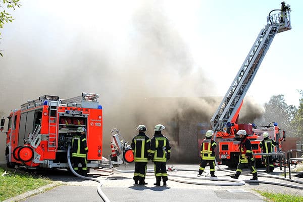 Brand einer Grundschule in Remscheid. Foto: Ralf Kollmann